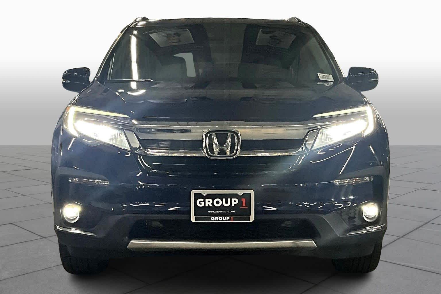 2021 Honda Pilot Touring photo 3