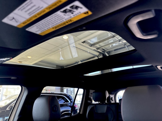 2025 Mercedes Benz EQB 350 4MATIC photo 11