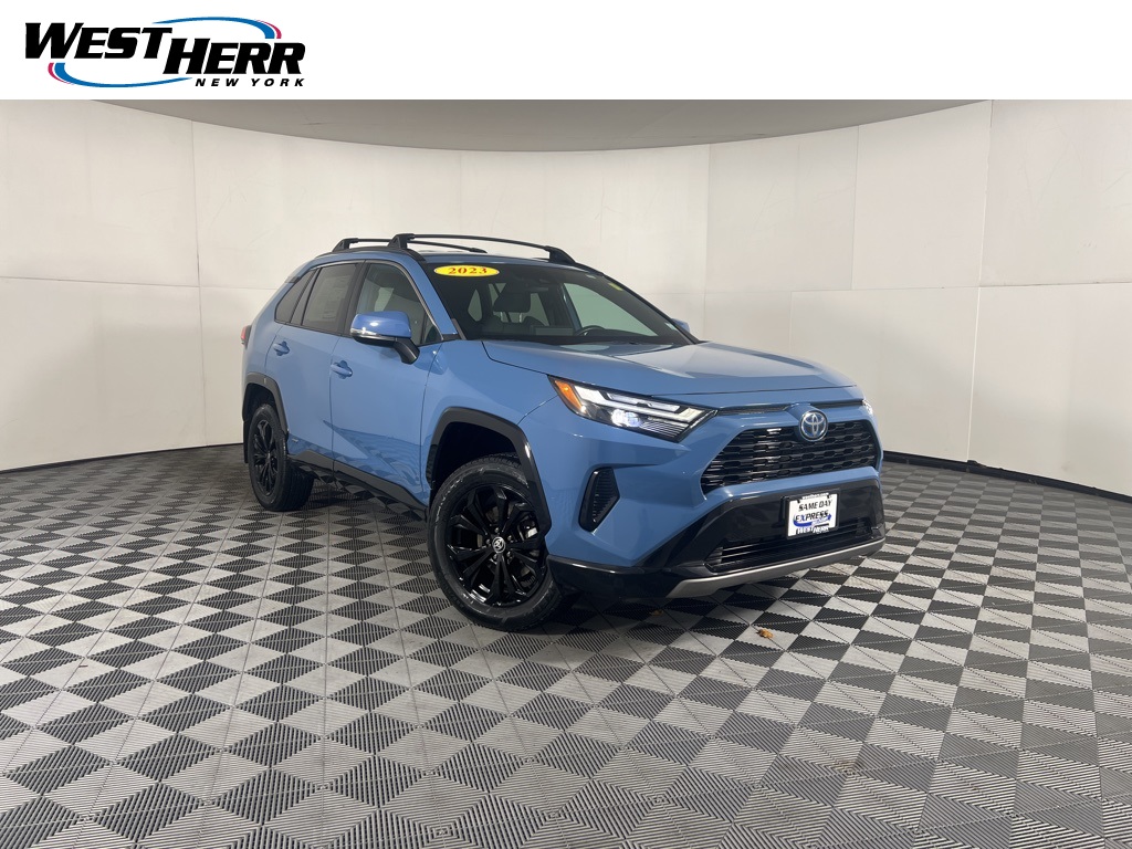 2023 Toyota RAV4 SE's photo