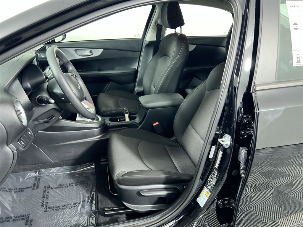2024 Kia Forte LX photo 11