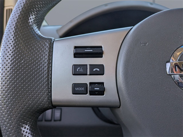 2014 Nissan Frontier Desert Runner photo 23
