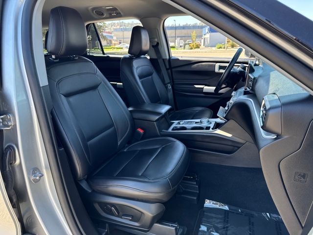 2023 Ford Explorer XLT photo 23