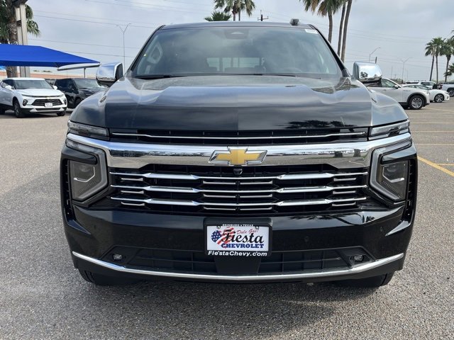 2025 Chevrolet Suburban Premier photo 2