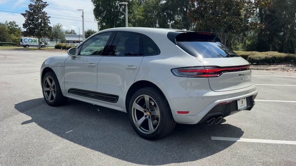2024 Porsche Macan Base photo 6