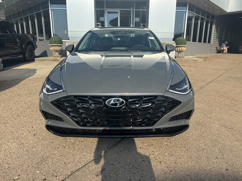 2022 Hyundai Sonata SEL photo 2