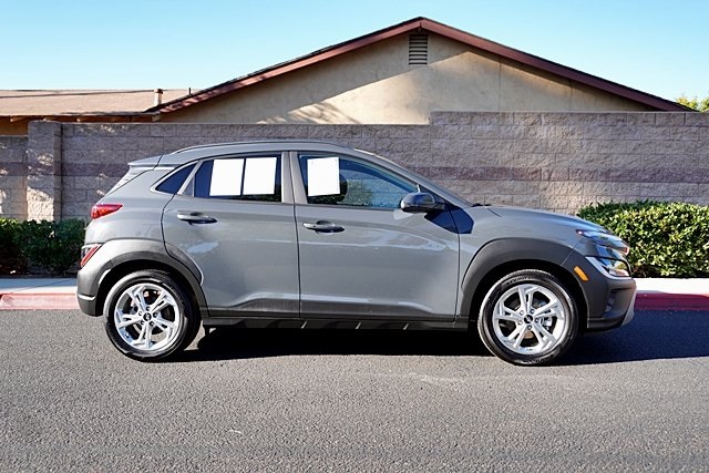 2023 Hyundai Kona SEL photo 4