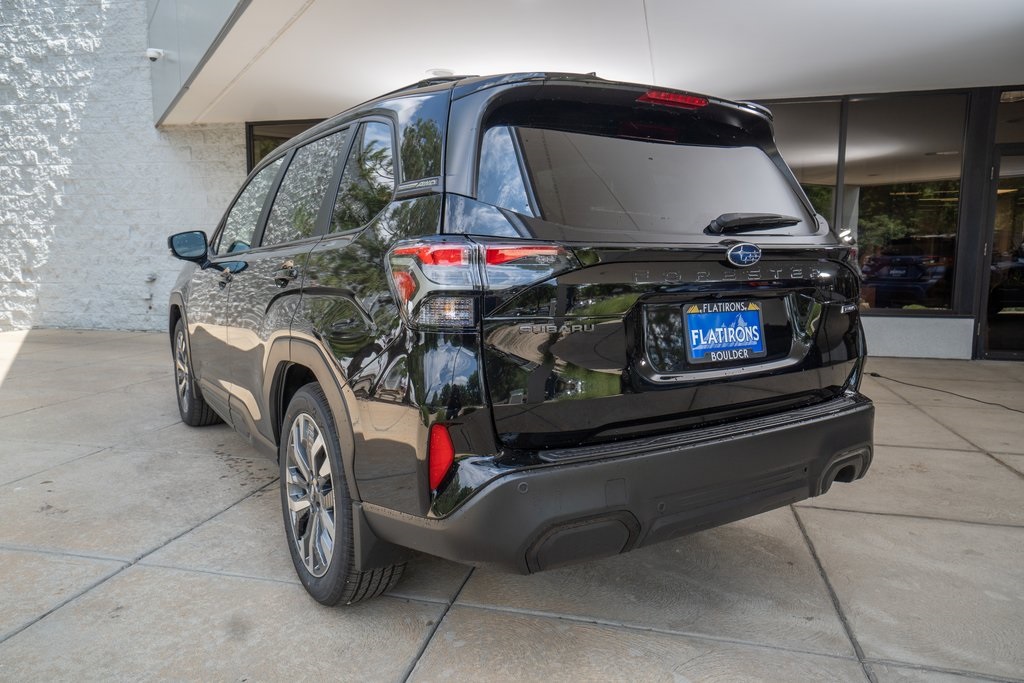 2025 Subaru Forester Touring photo 3