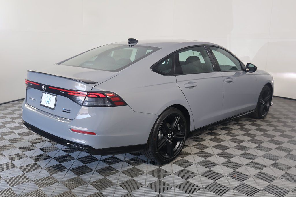 2025 Honda Accord Hybrid Sport-L photo 2