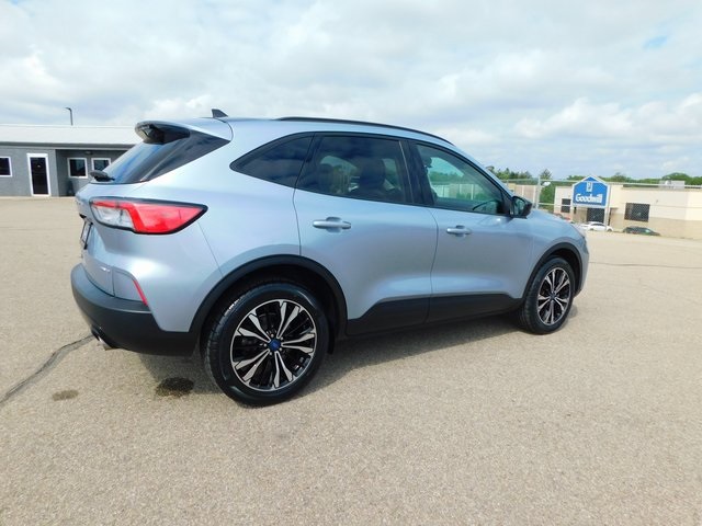 2022 Ford Escape SE photo 2