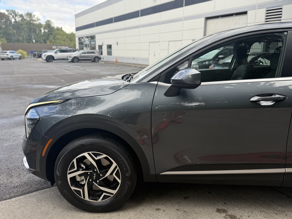 2024 Kia Sportage LX photo 6