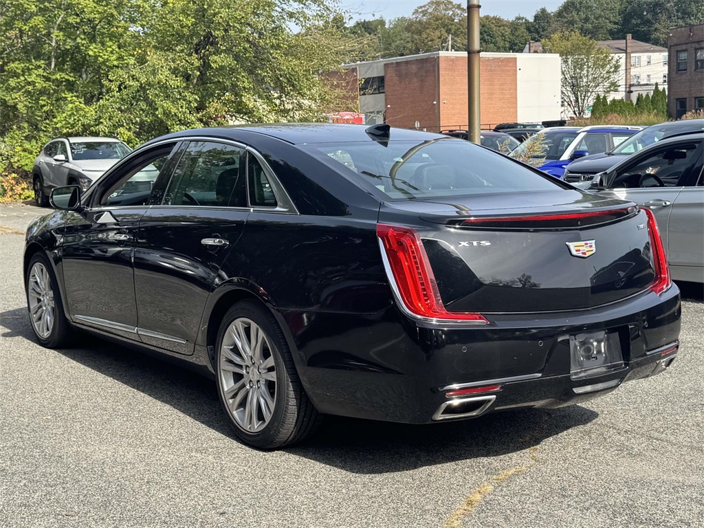 2019 Cadillac XTS Luxury photo 4