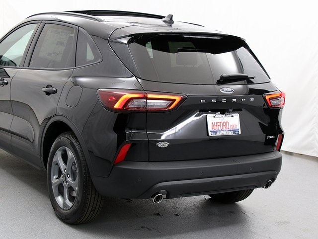2026 Ford Escape ST-Line photo 2