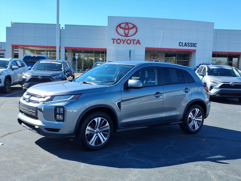 2024 Mitsubishi Outlander Sport SE's photo