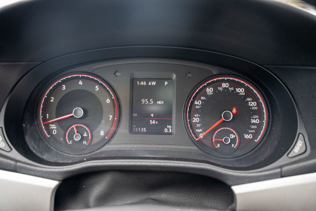 2021 Volkswagen Passat 2.0T SE photo 22