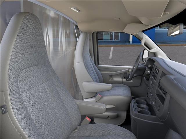 2025 Chevrolet Express Cutaway 3500 photo 9