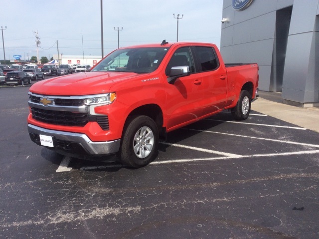 2024 Chevrolet Silverado 1500 LT photo 2