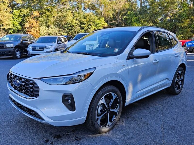 2026 Ford Escape ST-Line Elite photo 3