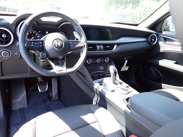 2025 Alfa Romeo Stelvio Sprint Base photo 13