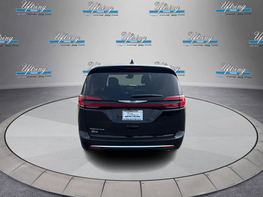 2025 Chrysler Pacifica photo 4