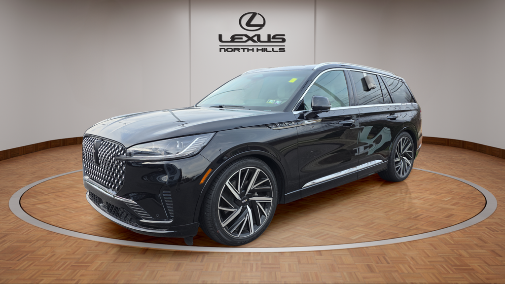 2025 Lincoln Aviator Black Label's photo