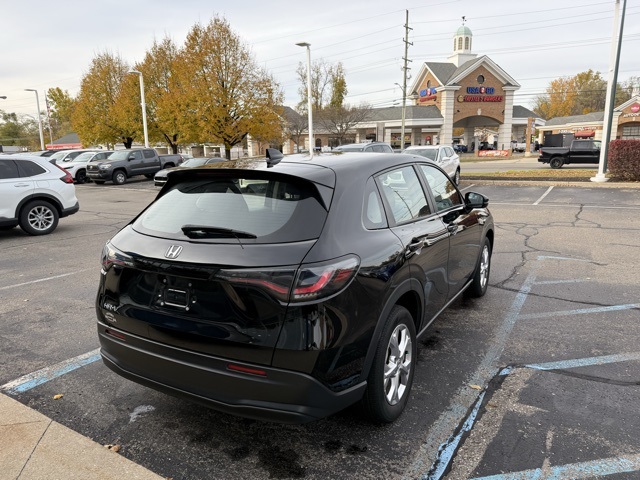 2023 Honda HR-V LX photo 4