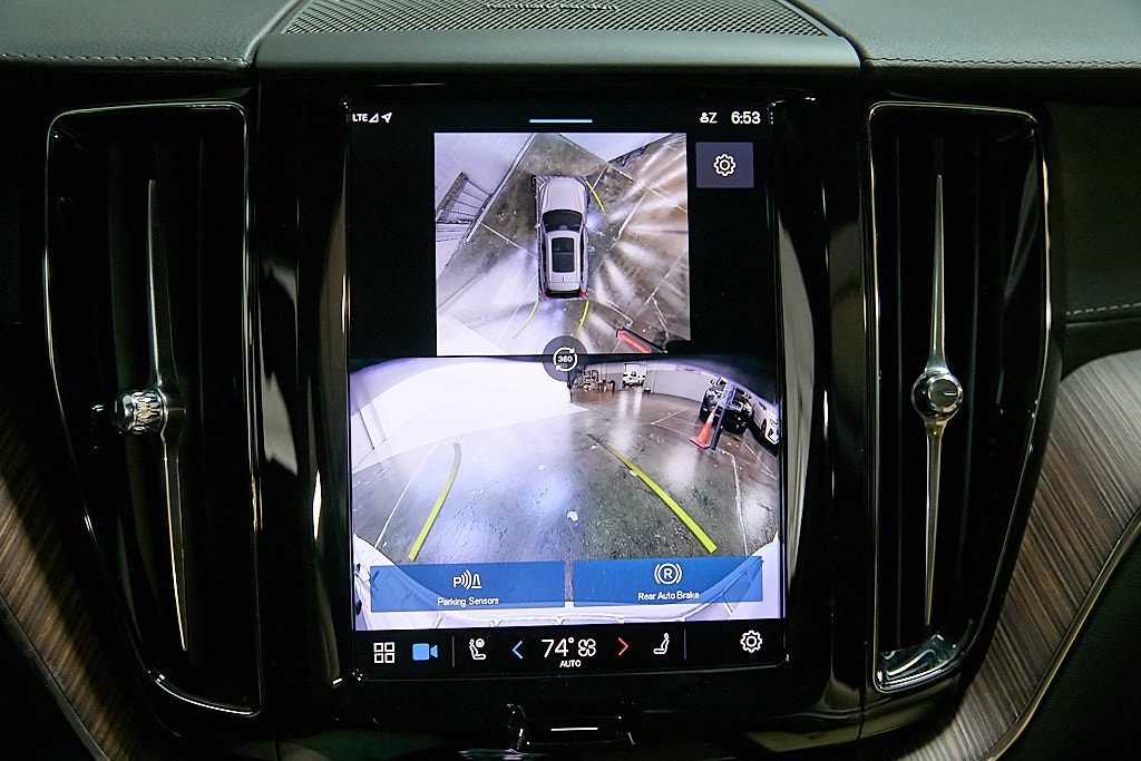 2025 VOLVO XC60 - Image 29