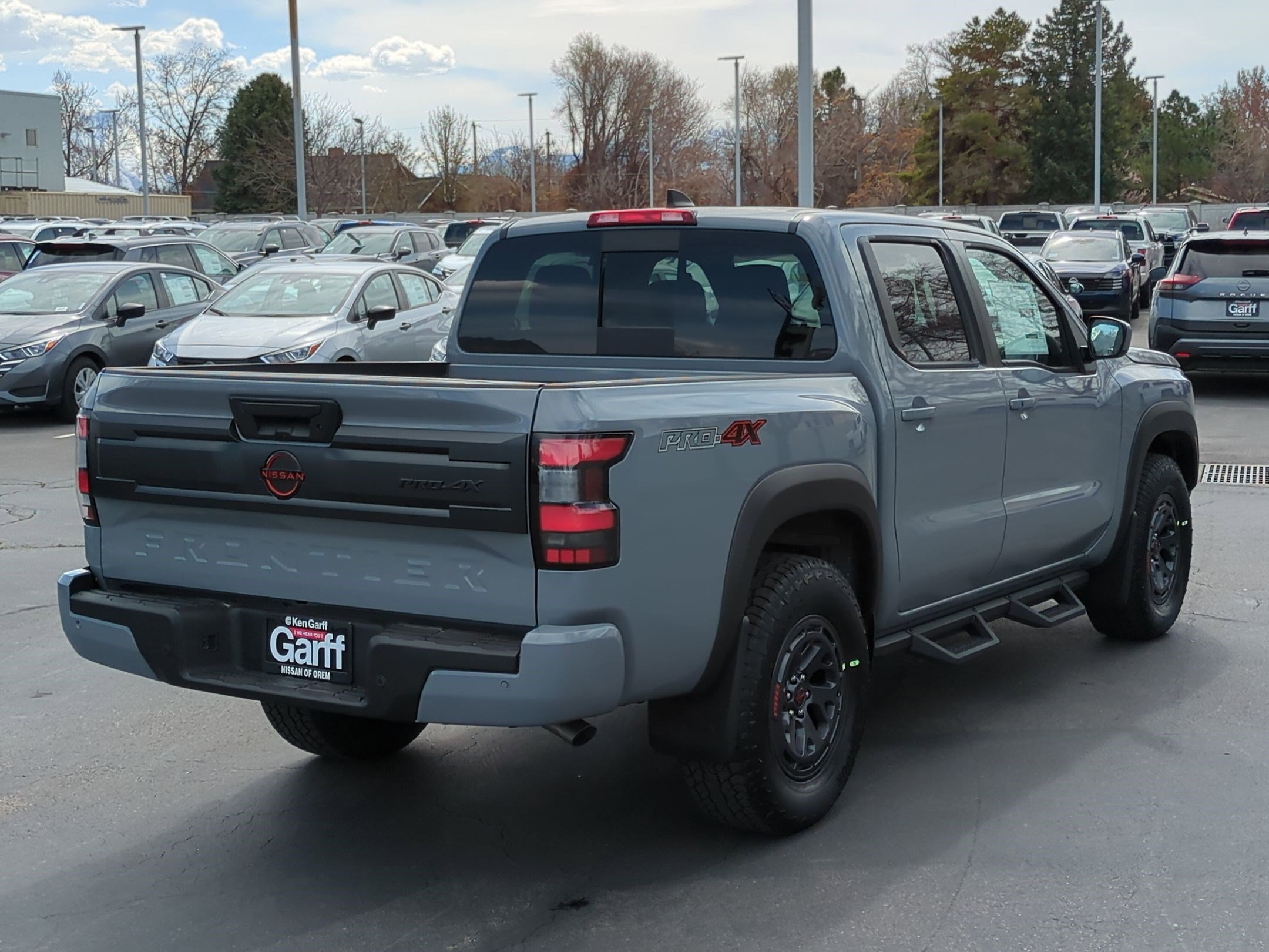 2025 Nissan Frontier PRO-4X photo 3