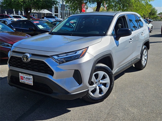 2024 Toyota RAV4 LE photo 2