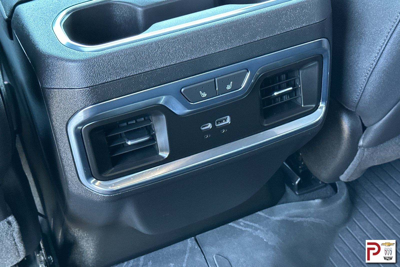 2024 Chevrolet Silverado 1500 High Country photo 14