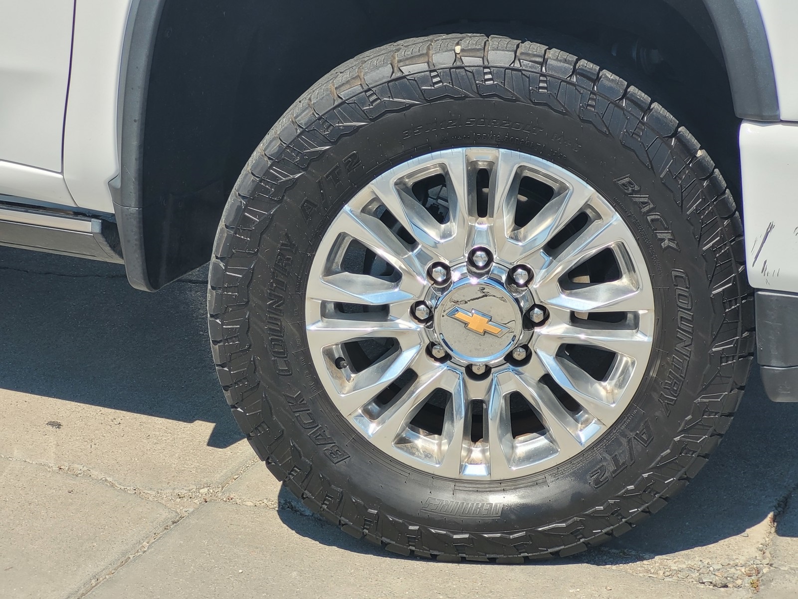 2022 Chevrolet Silverado 3500HD High Country photo 3