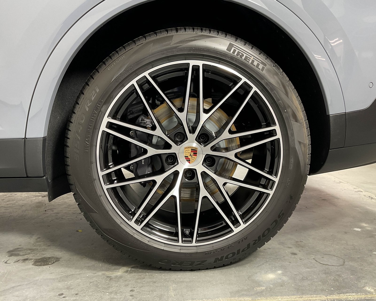 2025 Porsche Cayenne E-Hybrid photo 11