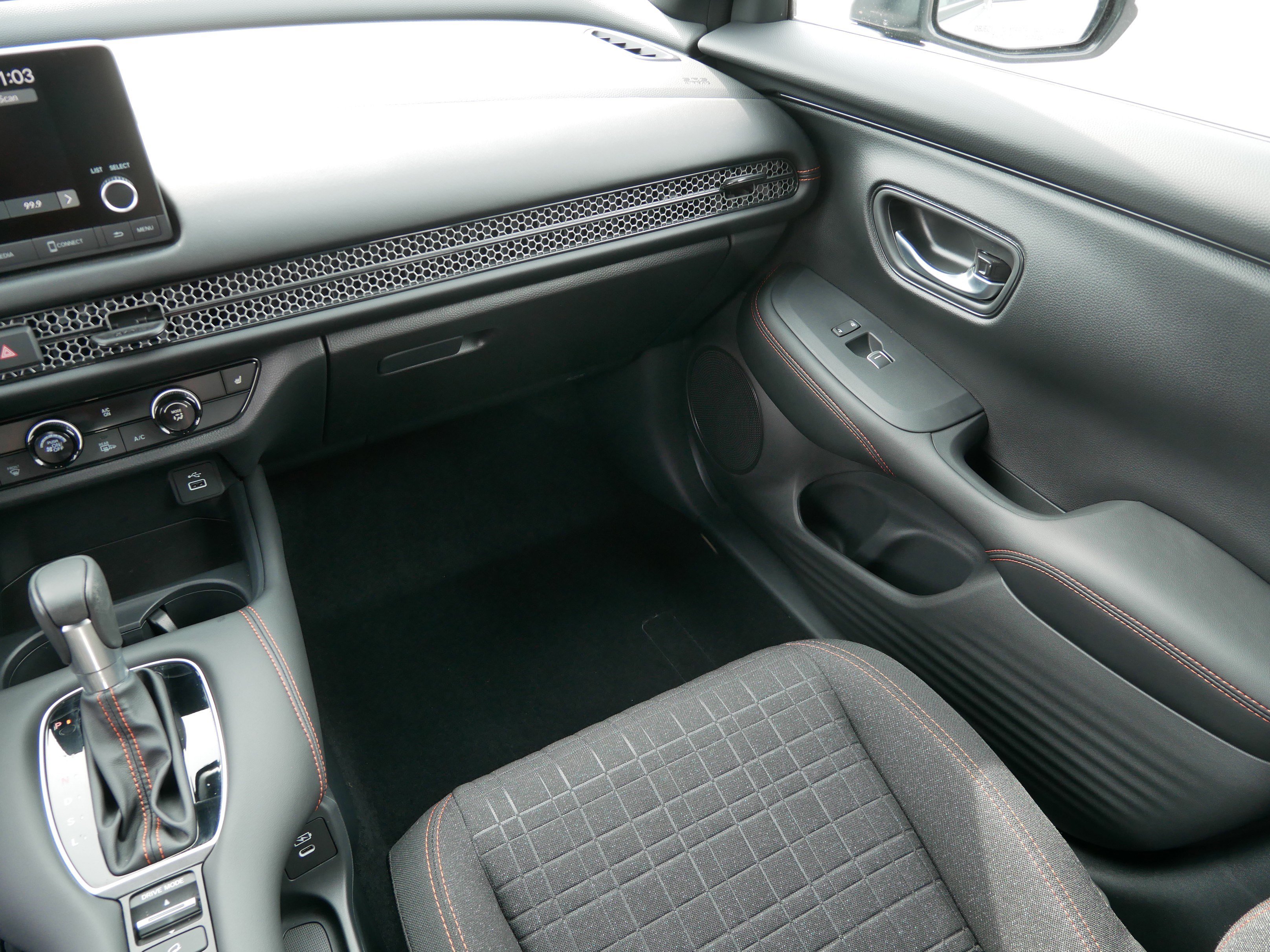 2025 Honda HR-V Sport photo 5