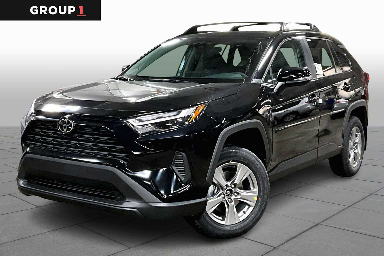 2025 Toyota RAV4 XLE's photo