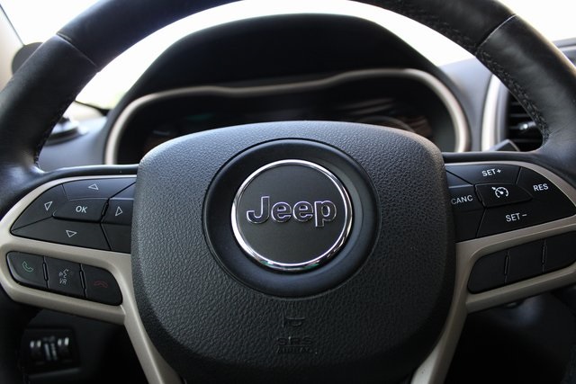 2017 Jeep Cherokee Limited photo 10