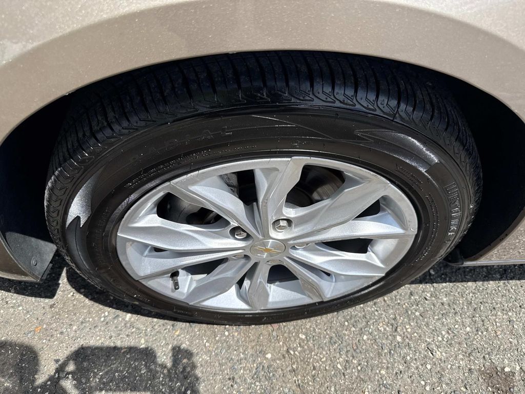 2023 Chevrolet Malibu 1LT photo 8