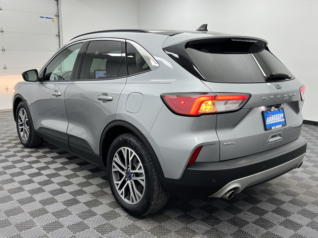 2022 Ford Escape SEL photo 15