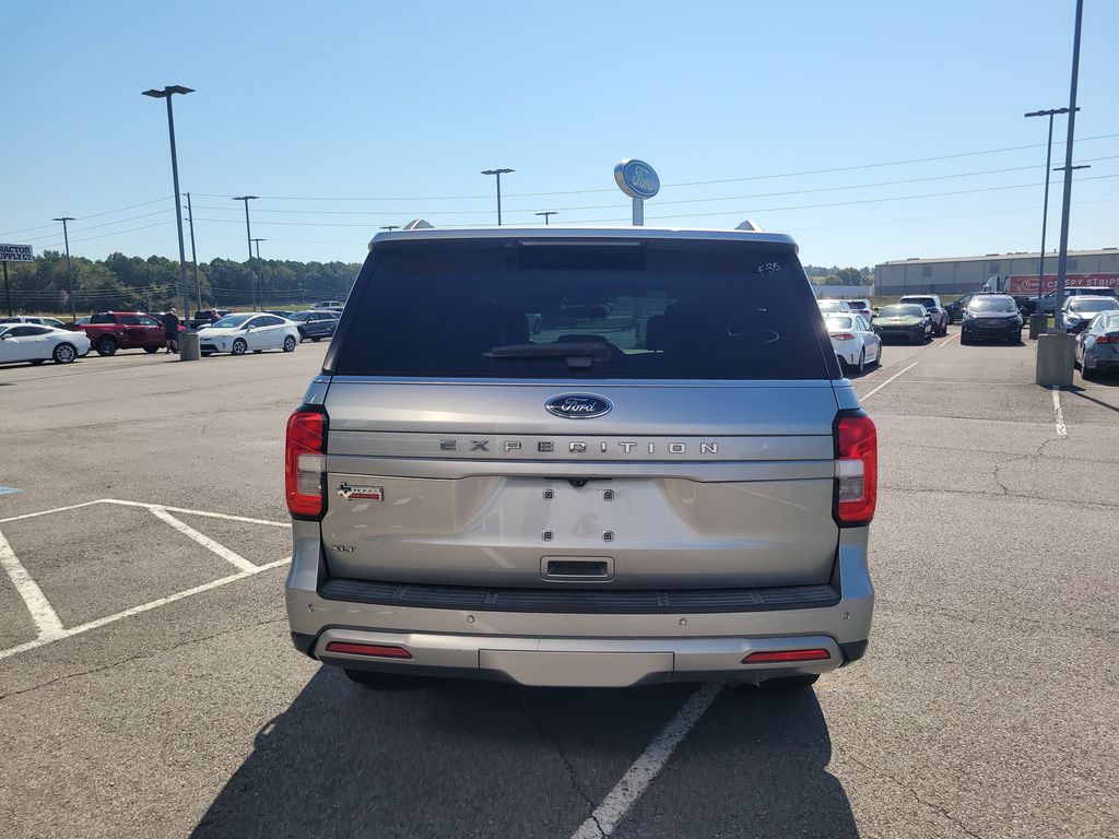 2022 Ford Expedition XLT photo 4