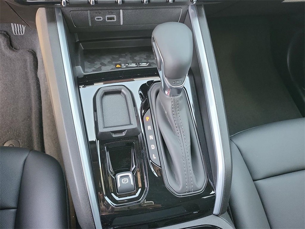 2025 Chevrolet Colorado Work Truck LT photo 6