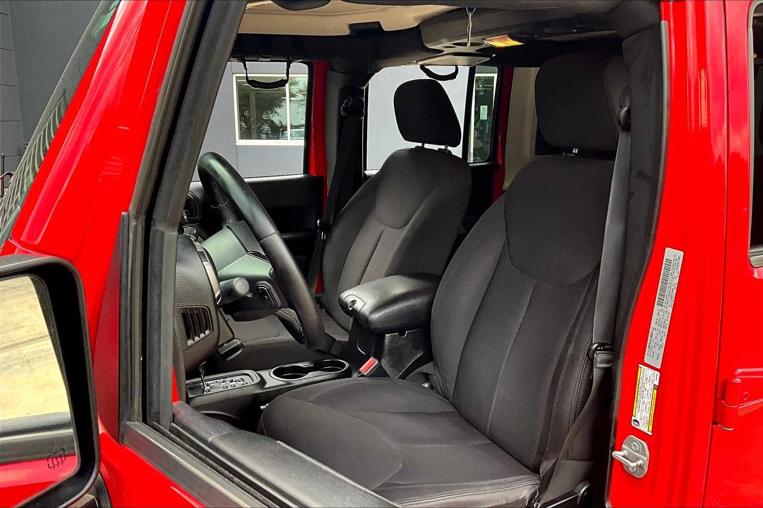 2015 Jeep Wrangler Unlimited Sport photo 7