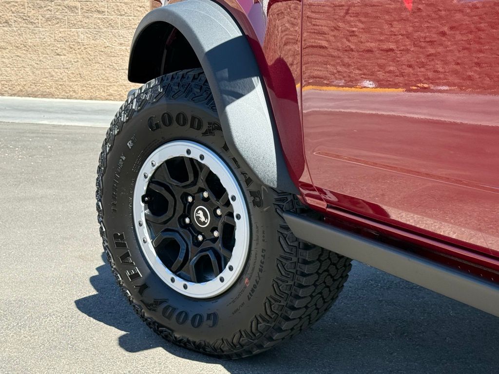 2025 Ford Bronco Badlands photo 18