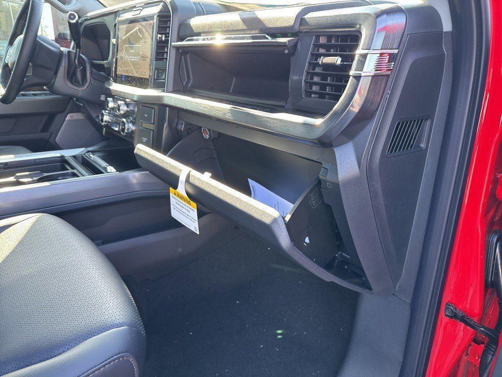2025 Ford F-250 Lariat photo 14
