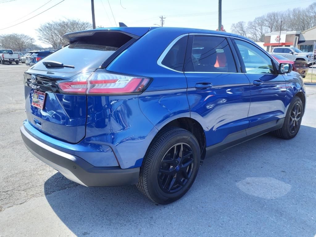 2021 Ford Edge SEL photo 3