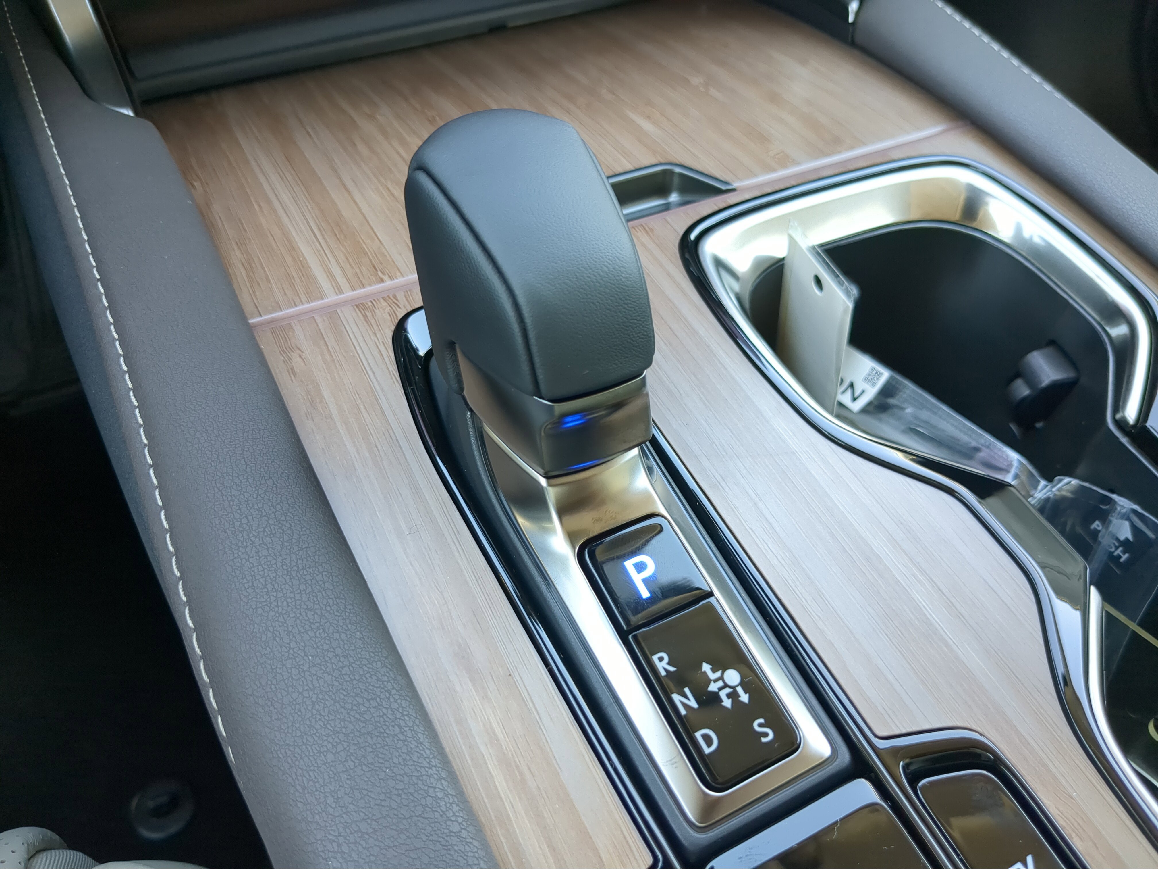 2025 Lexus RX 350h Luxury photo 19