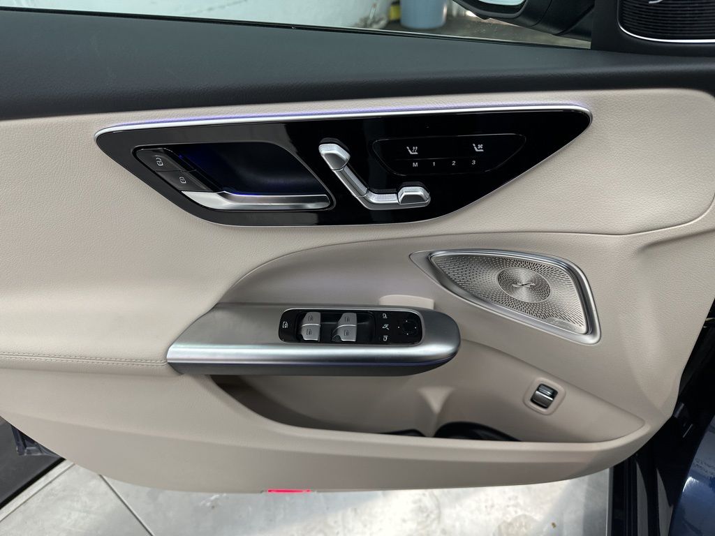 2025 Mercedes Benz C 300 photo 14