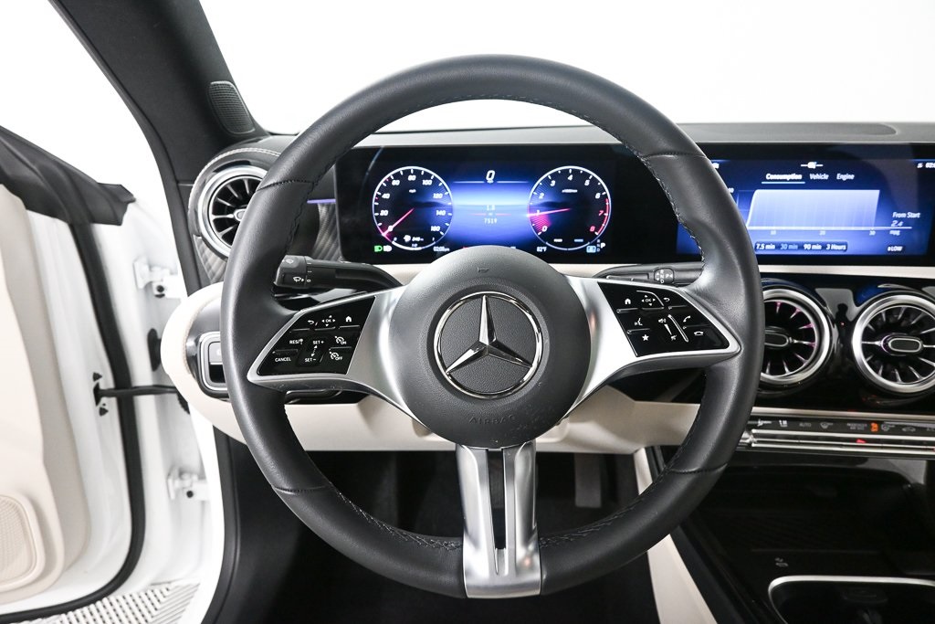 2025 Mercedes Benz CLA 250 photo 2