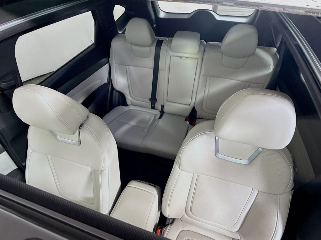 2025 Hyundai Tucson Limited photo 21