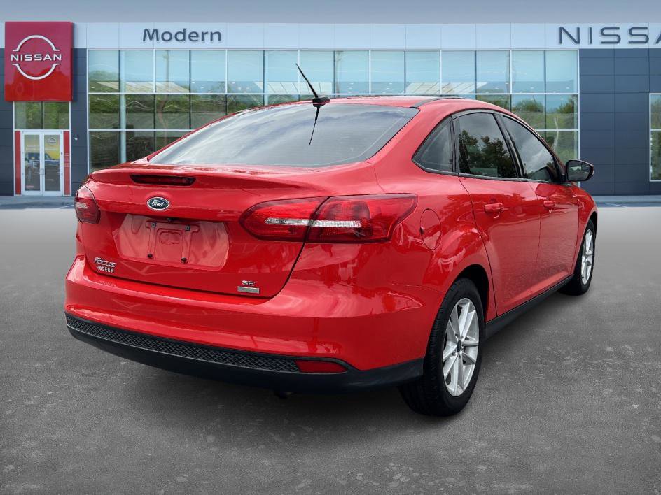 2017 Ford Focus SE photo 5