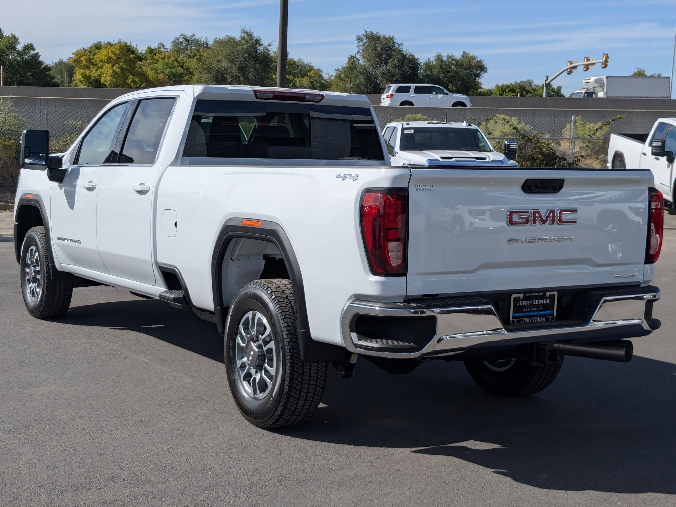 2025 Gmc Sierra 3500 HD SLE photo 2