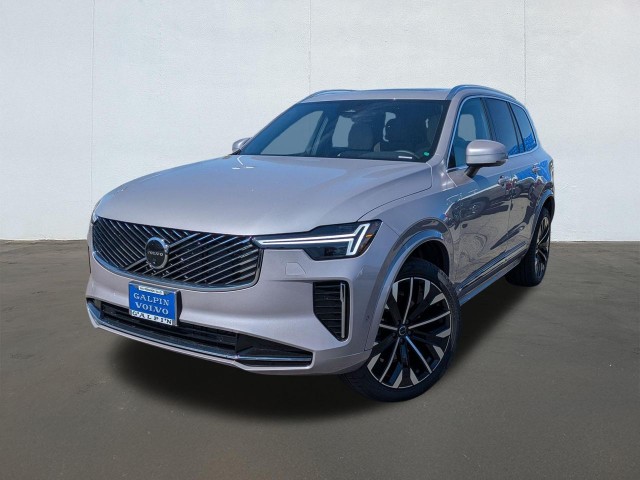 2026 Volvo XC90 Plus's photo