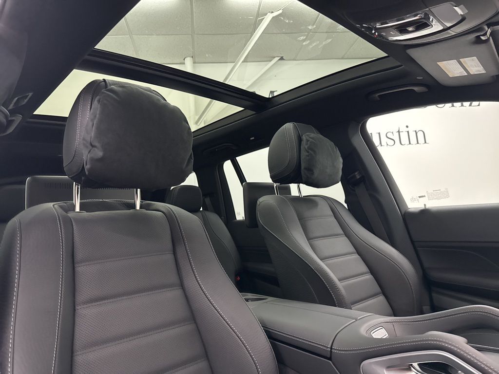 2026 Mercedes Benz GLS 580 4MATIC photo 25